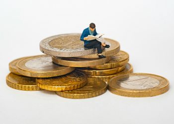 First Quarter Data Paints Picture of Resilient Economy, Easing Inflation cover