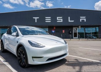 Ross Gerber Dumps Tesla Stock: What Does This Mean for Investors? cover