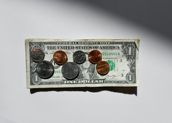 Inflation Fears Renew Amid Tariff Concerns, Consumer Sentiment Dips cover