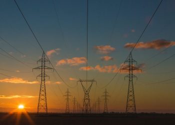 Wall Street Shades On: Why KKR May Want To Snap Up TXNM Energy Now cover