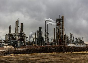 Phillips 66 Under Siege: Activist Investor Elliott’s Proxy War Heats Up With Explosive Lawsuit! cover