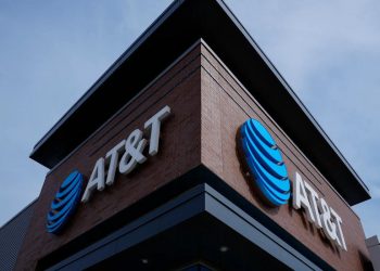 AT&T's $5.75 Billion Fiber Power Play: What The Lumen Technologies Deal Means for Investors! cover