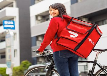 DoorDash Targets Deliveroo: What This $3.6 Billion Takeover Could Mean for the Future of Food Delivery! cover