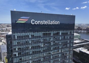 Constellation Energy Surges on Nuclear Power Deal with Meta for AI Expansion cover