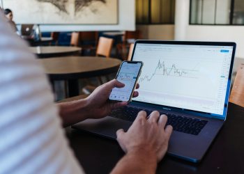 Stock Market Today: Stocks Slide Ahead of Big Tech Earnings as Tariff Fears Loom Over GM’s Profits cover