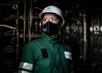 Baker Hughes' $13.6 Billion Chart Industries Play: LNG, Nuclear, & Data Center Powerhouse? cover