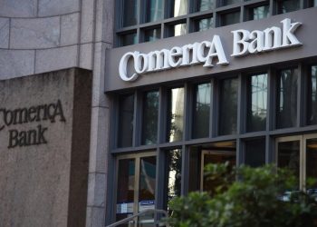 Comerica Sparks Bidding War: PNC, Fifth Third & Huntington Could Be Interested! cover