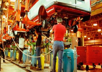 General Motors (GM) Leverages Hyundai Tie-Up & China Batteries To Fuel EV Ambitions cover