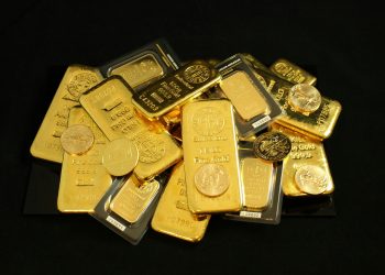 Gold Surges Amid Tariff Uncertainty and Market Reactions cover