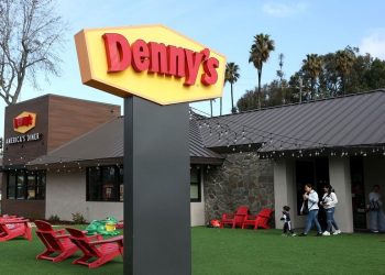 Denny’s $620M Takeover Shock: Why TriArtisan Wants In Now! cover